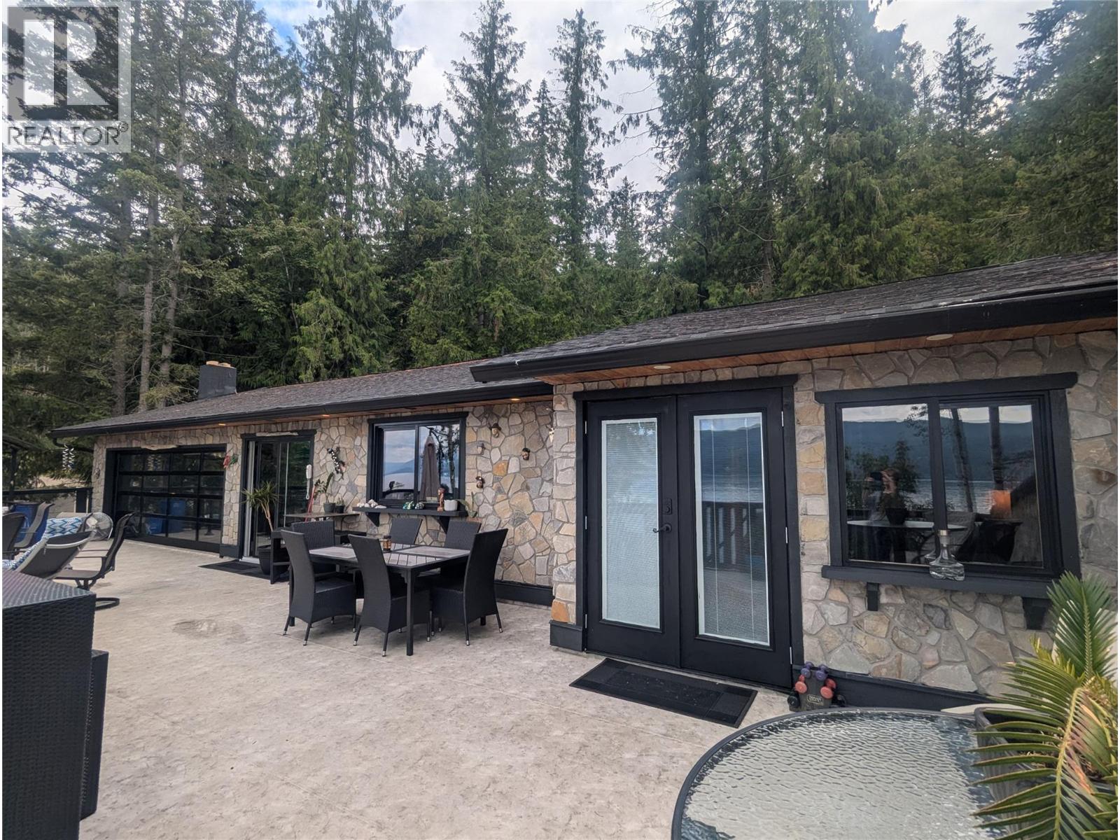 7780 Bentley Road, Anglemont