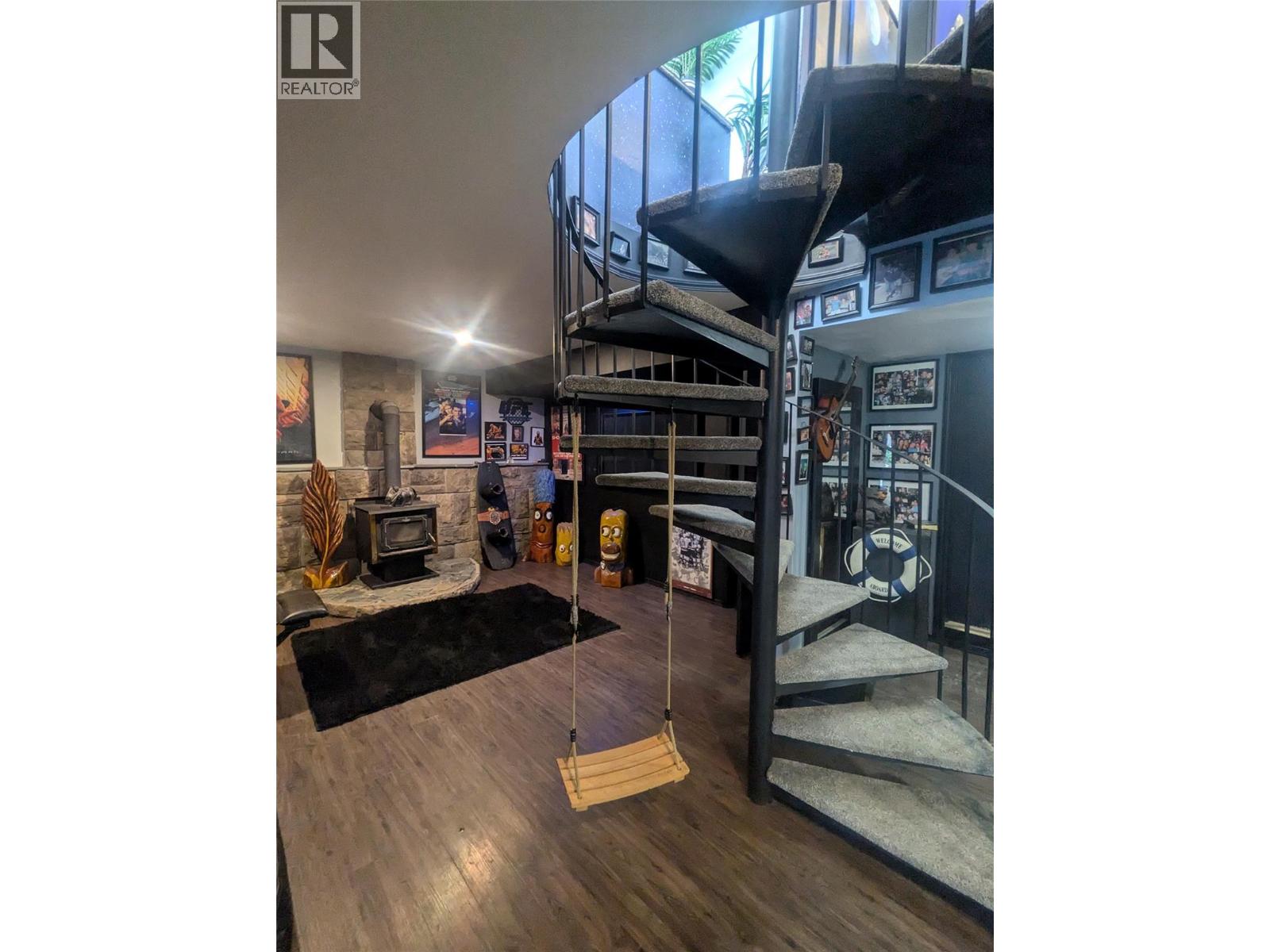 7780 Bentley Road, Anglemont