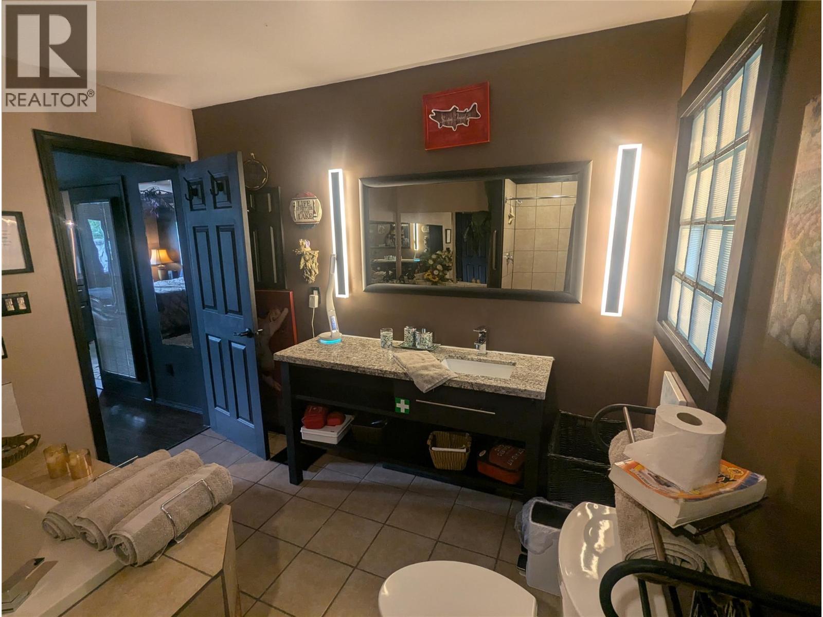 7780 Bentley Road, Anglemont