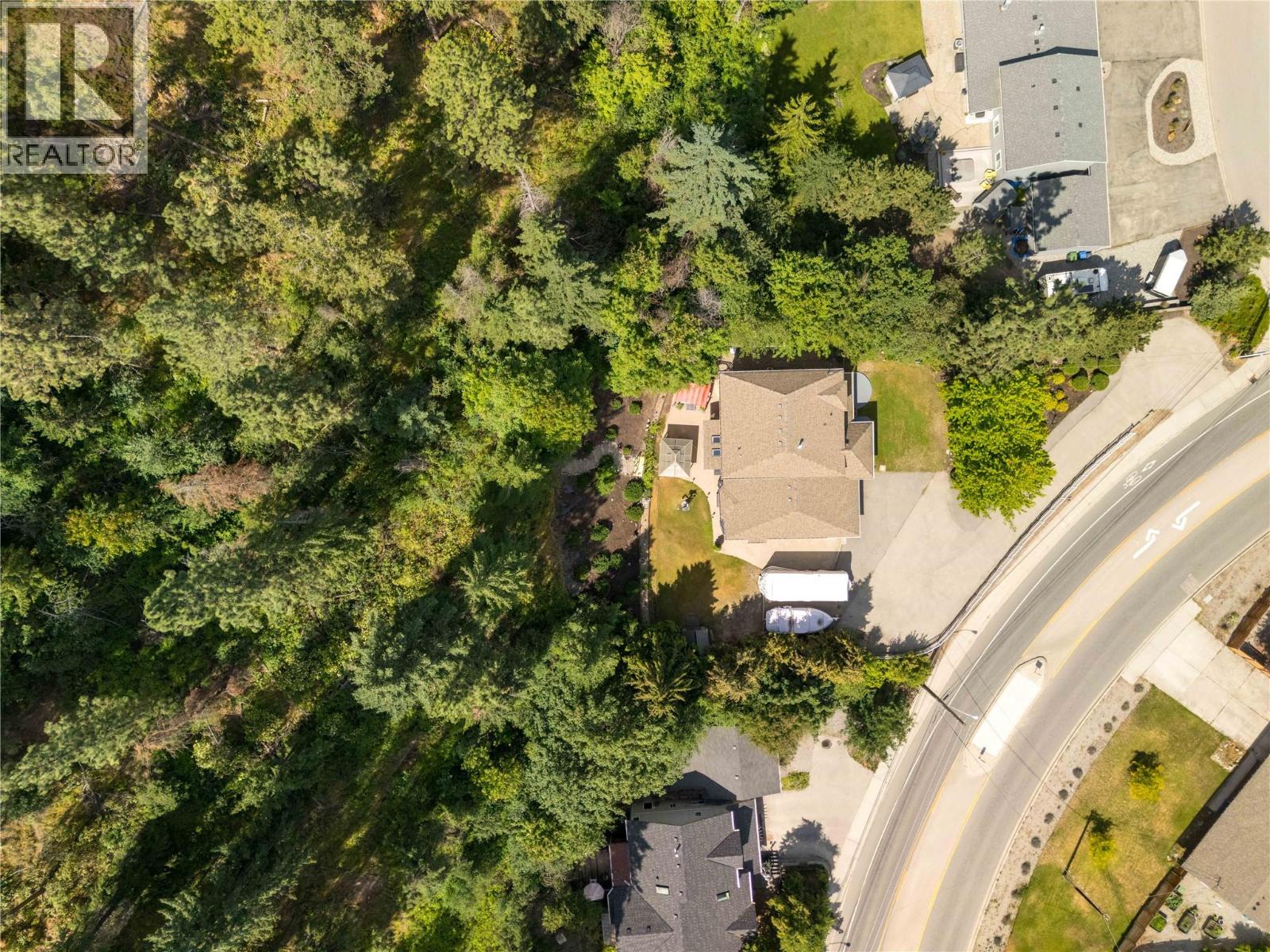  4692 GORDON Drive, Kelowna
