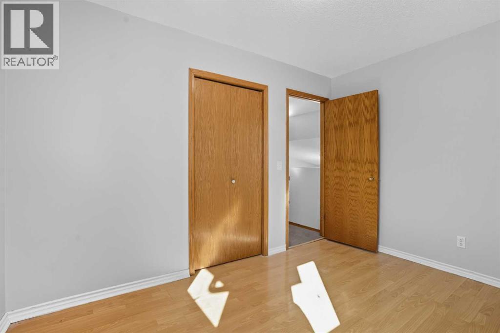 Single Family House 4 Level for Sale in  Shawbrooke Circle SW Shawnessy Calgary 