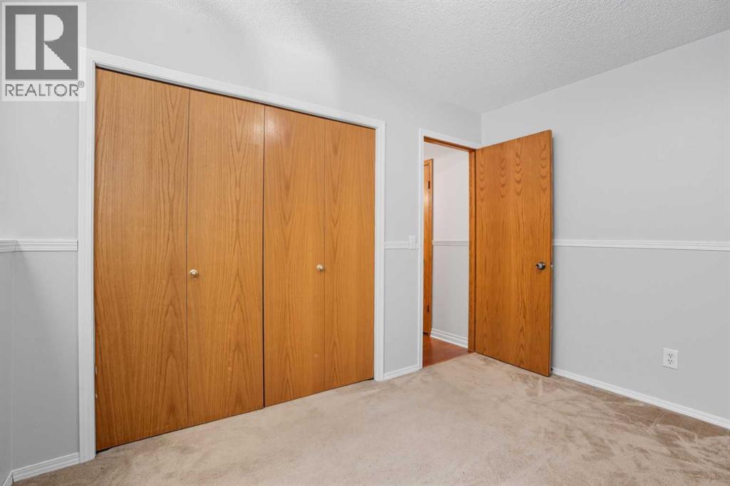 Single Family House 4 Level for Sale in  Shawbrooke Circle SW Shawnessy Calgary 