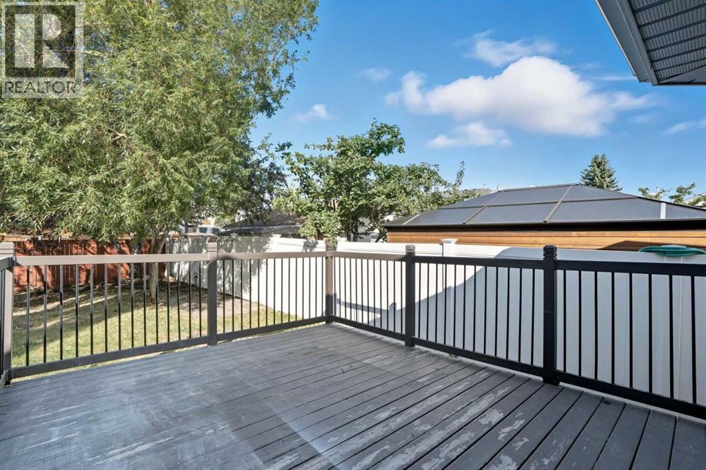 Single Family House 4 Level for Sale in  Shawbrooke Circle SW Shawnessy Calgary 