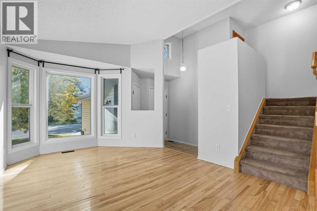 Single Family House 4 Level for Sale in  Shawbrooke Circle SW Shawnessy Calgary 