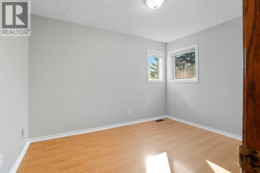 Single Family House 4 Level for Sale in  Shawbrooke Circle SW Shawnessy Calgary 
