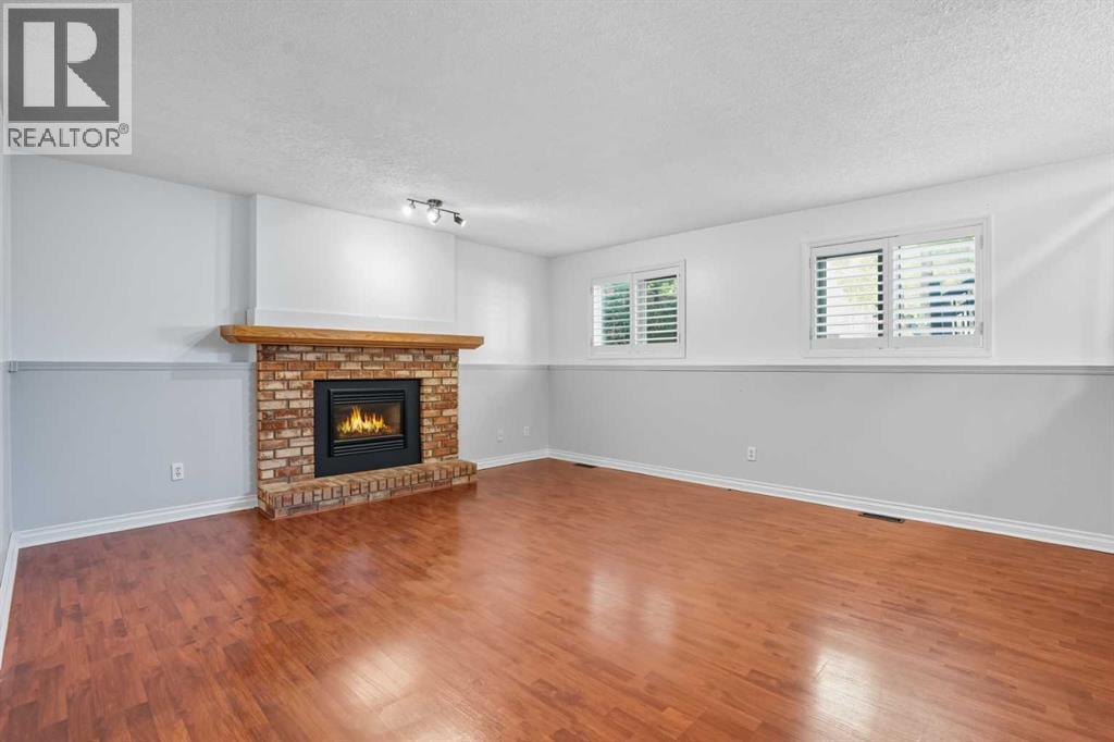 Single Family House 4 Level for Sale in  Shawbrooke Circle SW Shawnessy Calgary 