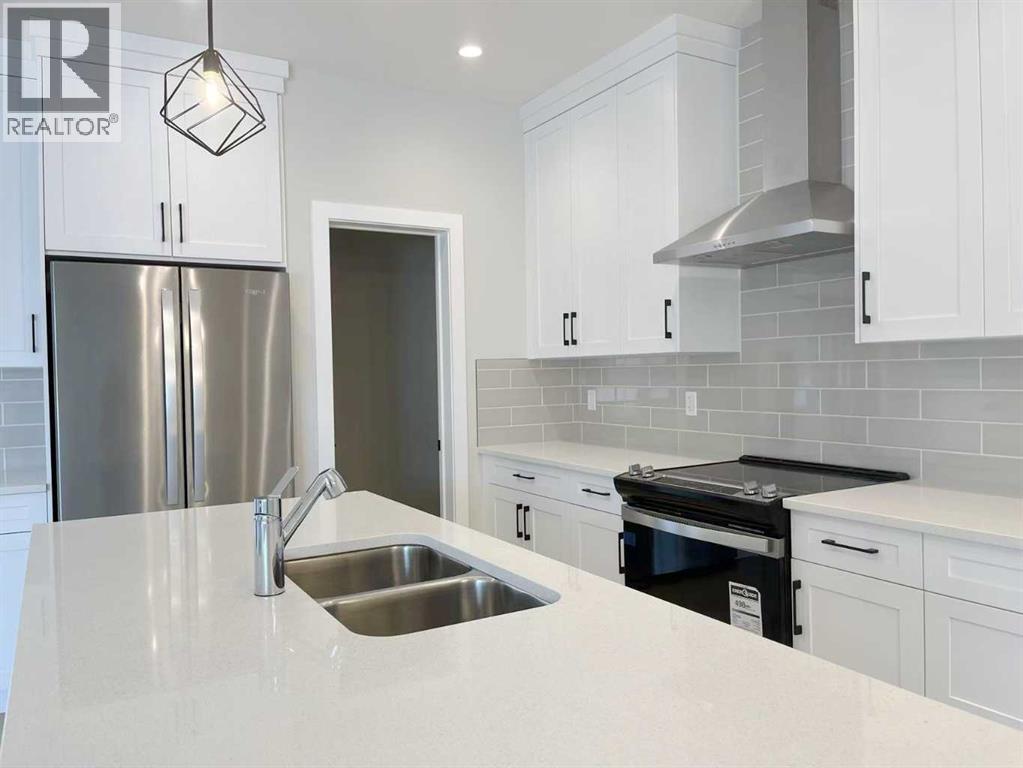 101 Treeline Manor SW, Calgary, Alberta