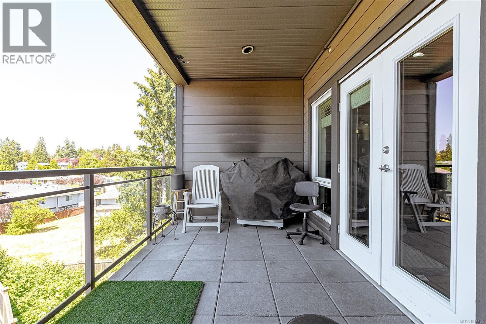 201 1008 Tillicum Road, Esquimalt