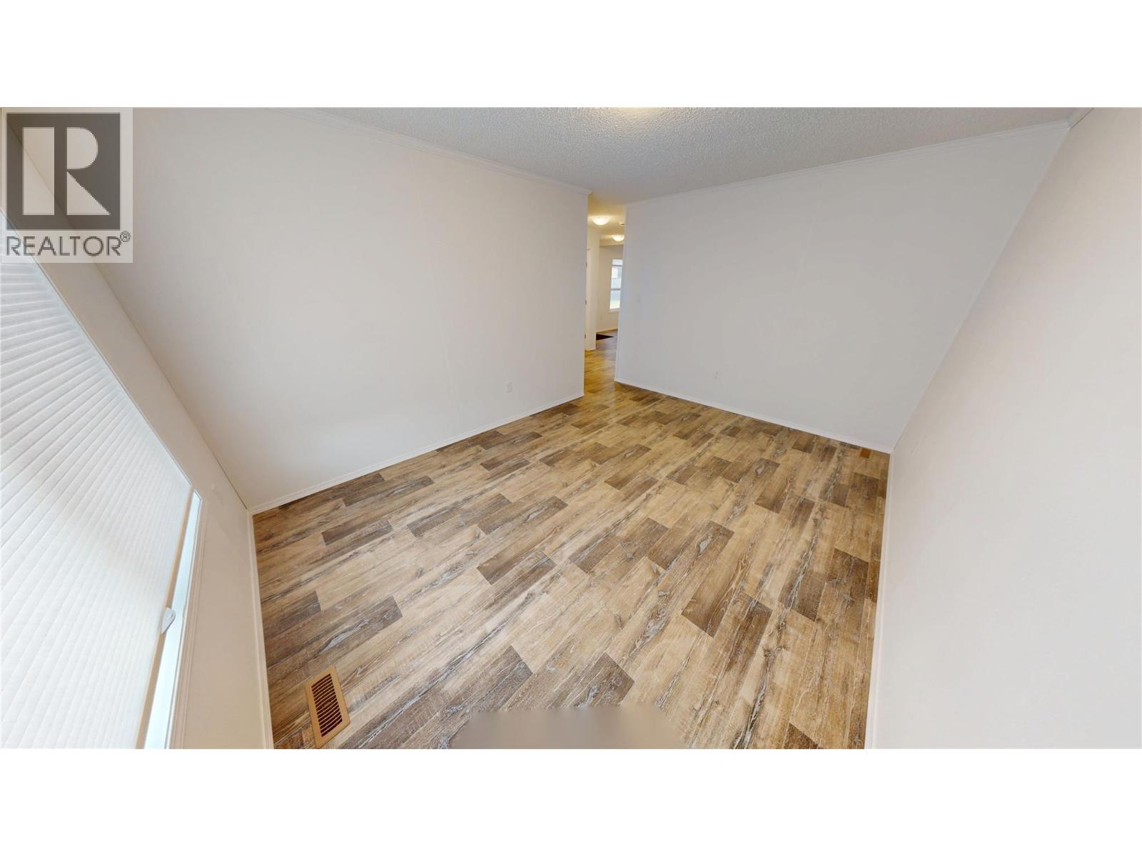 20 CHEROKEE DRIVE - 17