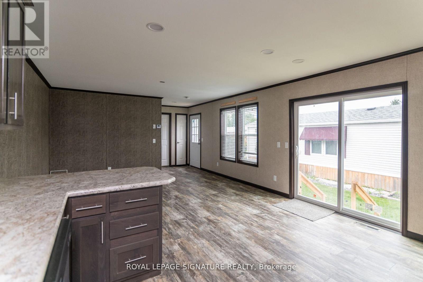 142 REGENCY DRIVE - 14