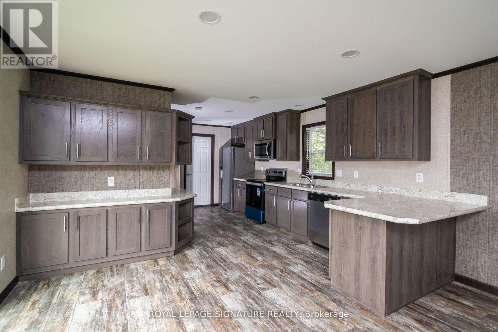 142 REGENCY DRIVE - 4