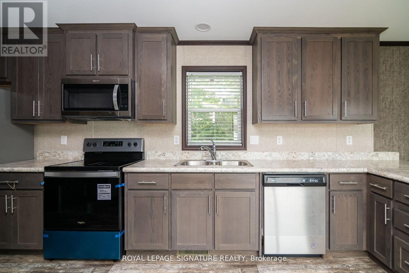 142 REGENCY DRIVE - 6