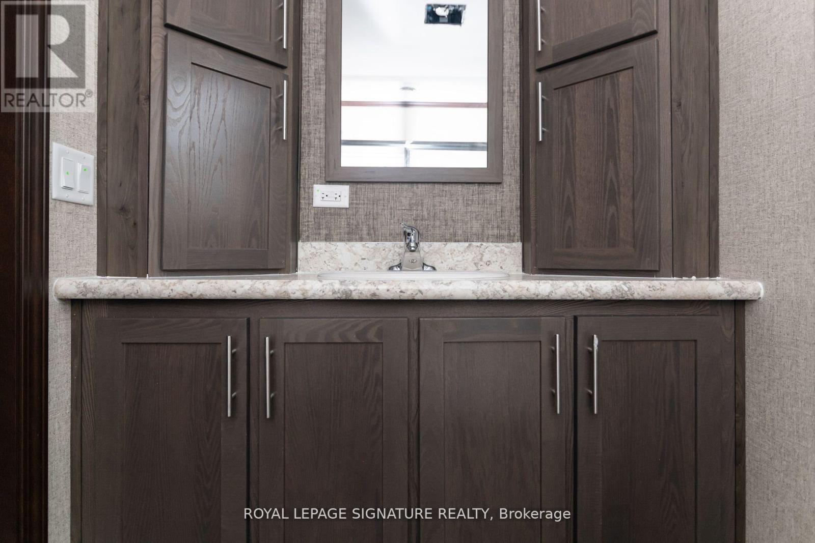 142 REGENCY DRIVE - 22