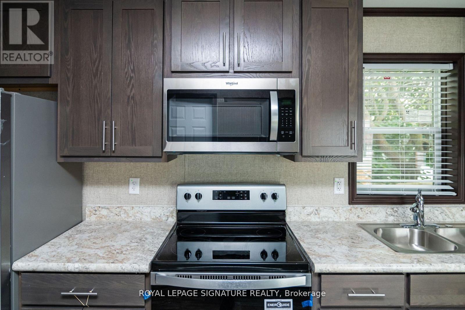 142 REGENCY DRIVE - 8