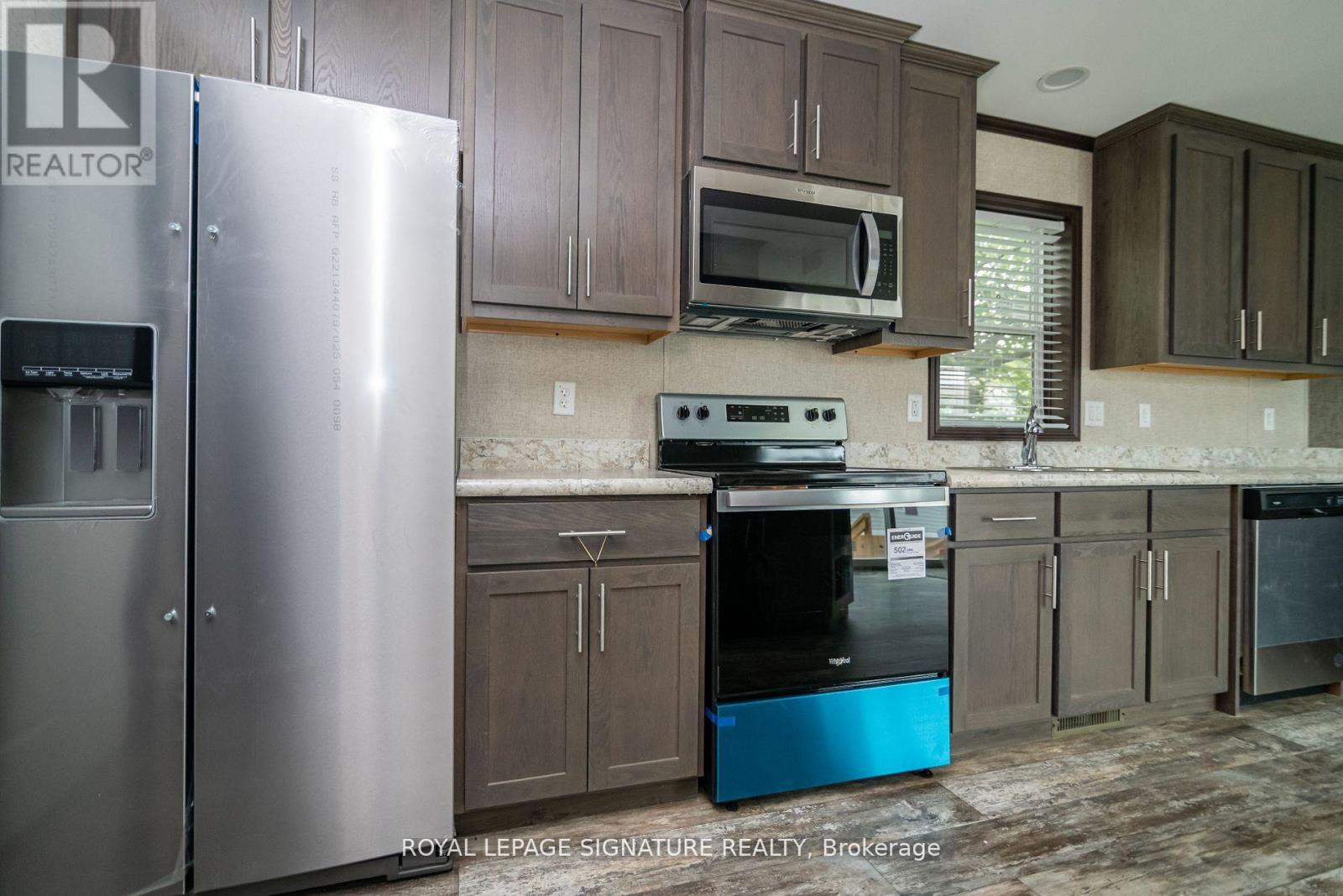 142 REGENCY DRIVE - 7