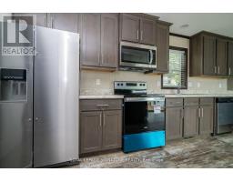 Utility room - 142 Regency Drive, Chatham Kent, ON N7L4E4 Photo 7