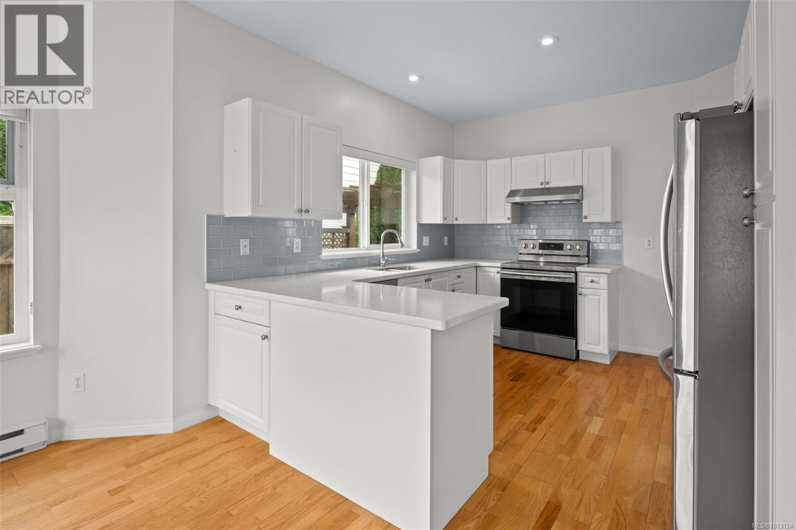8012 Polo Park Cres, Central Saanich