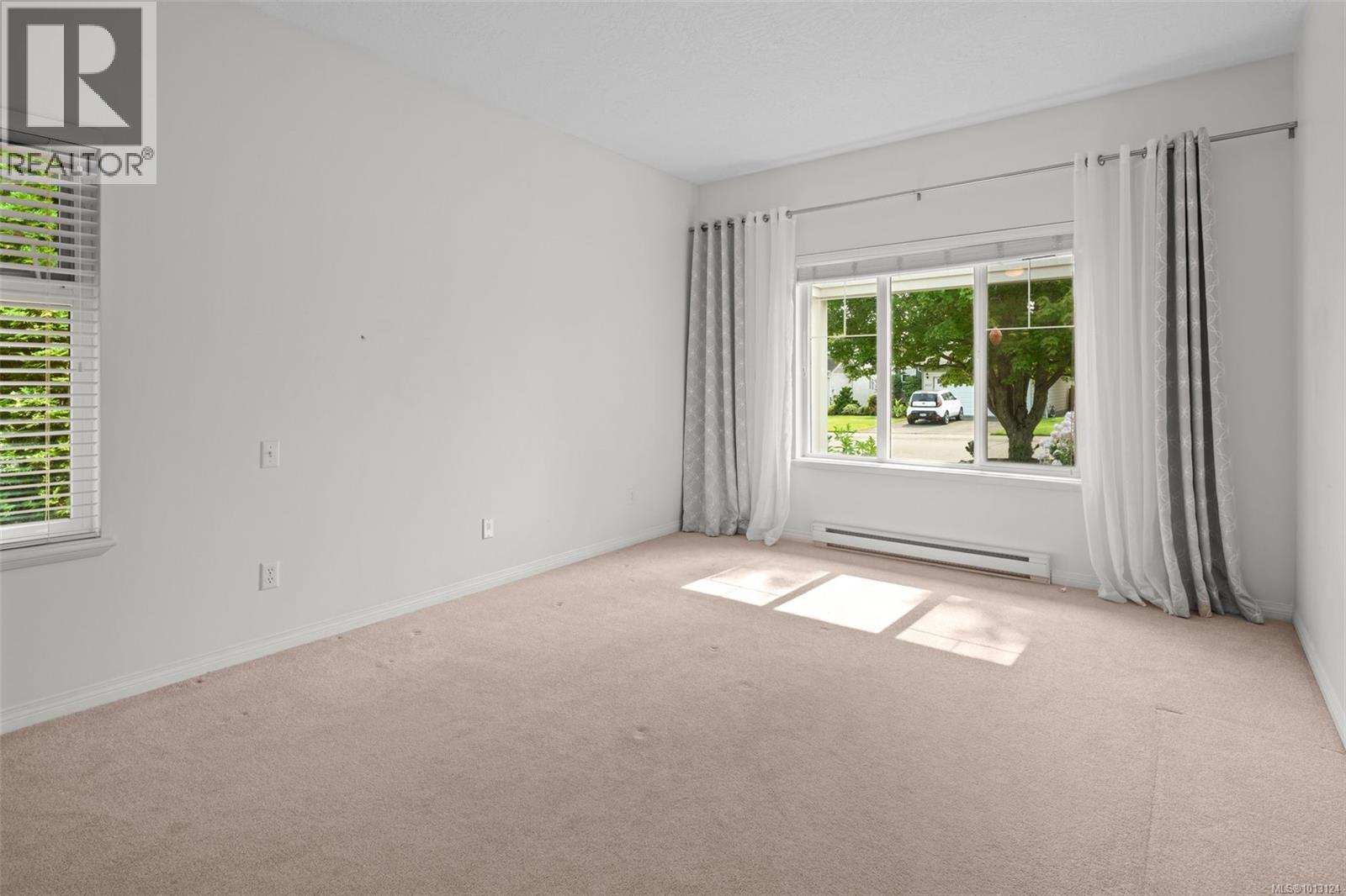 8012 Polo Park Cres, Central Saanich
