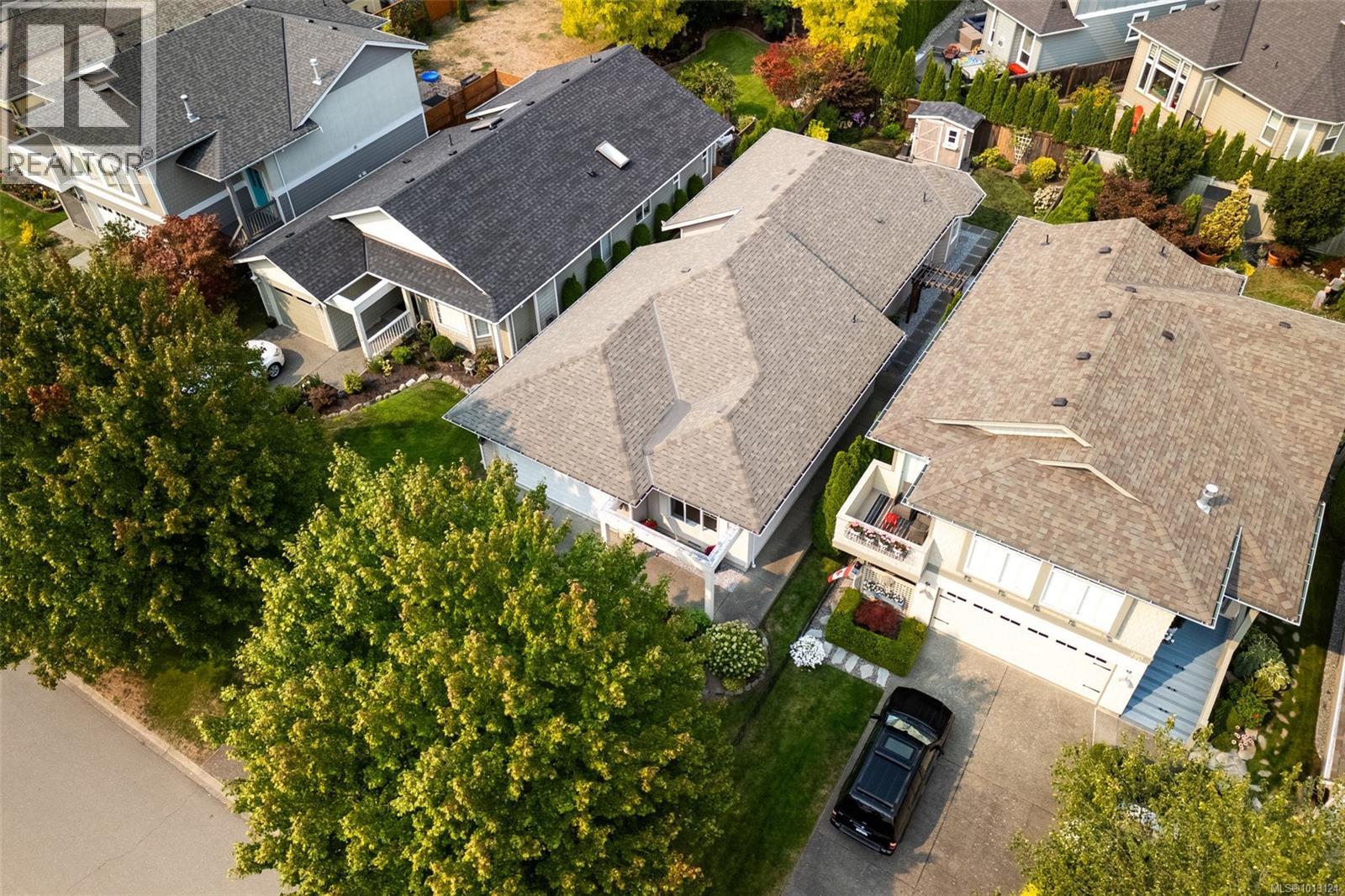 8012 Polo Park Cres, Central Saanich