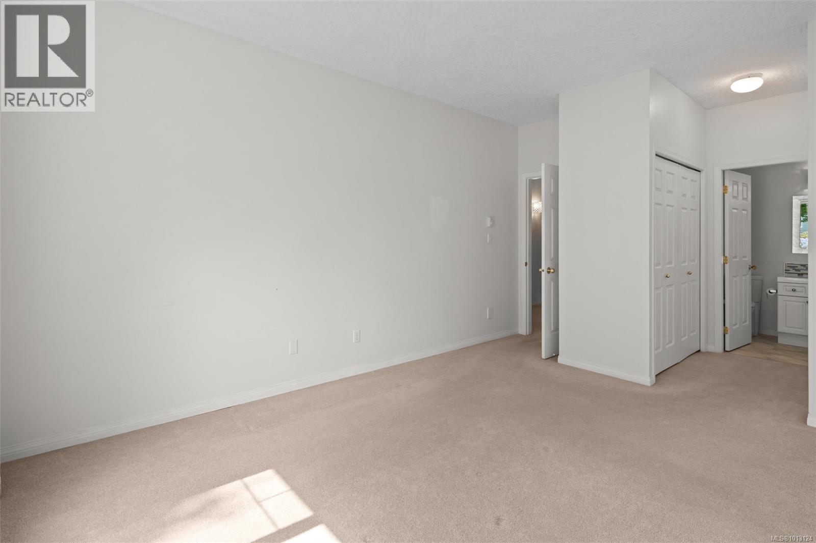 8012 Polo Park Cres, Central Saanich