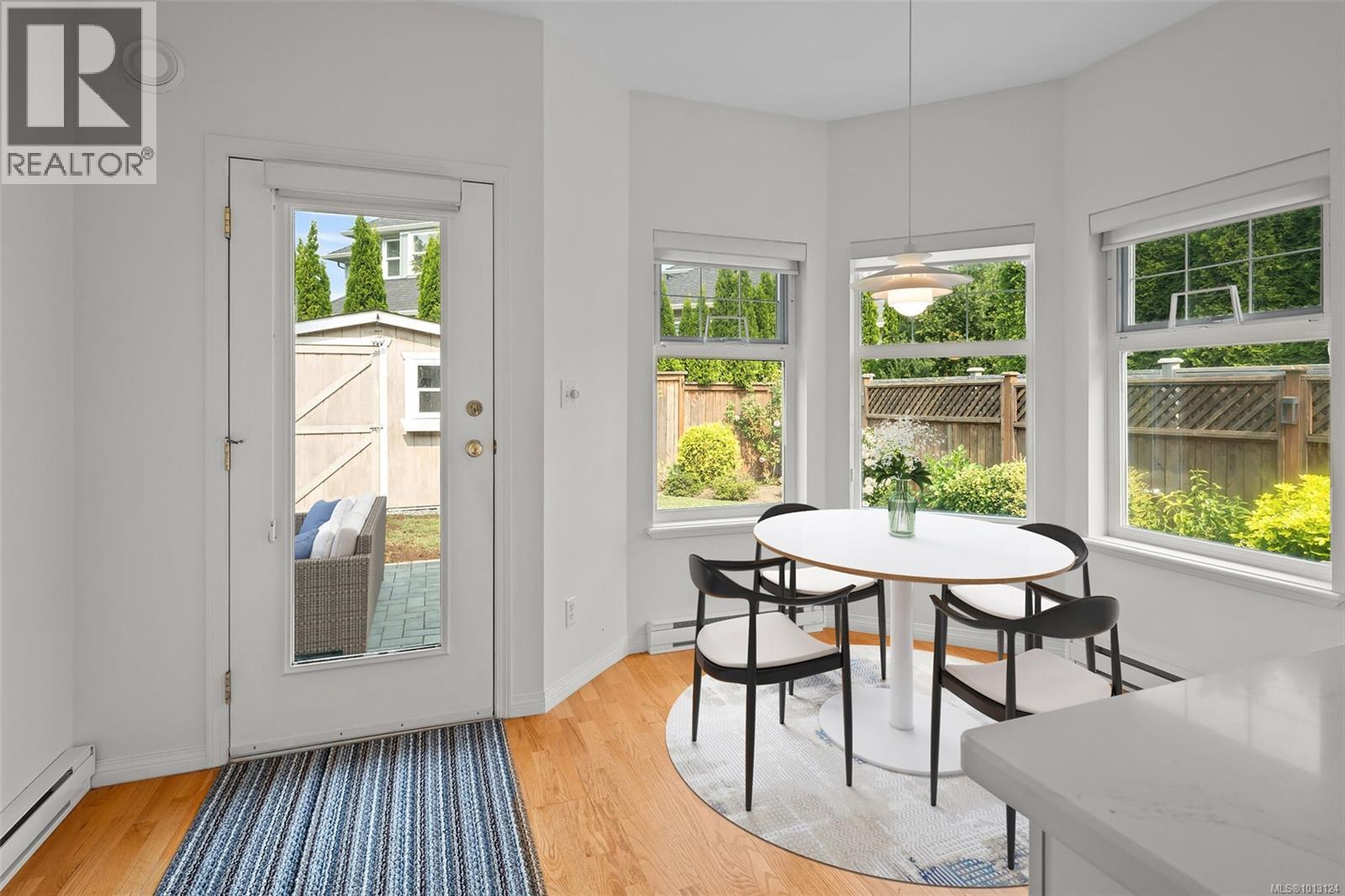 8012 Polo Park Cres, Central Saanich