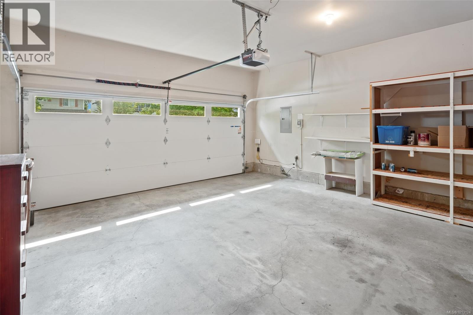 8012 Polo Park Cres, Central Saanich