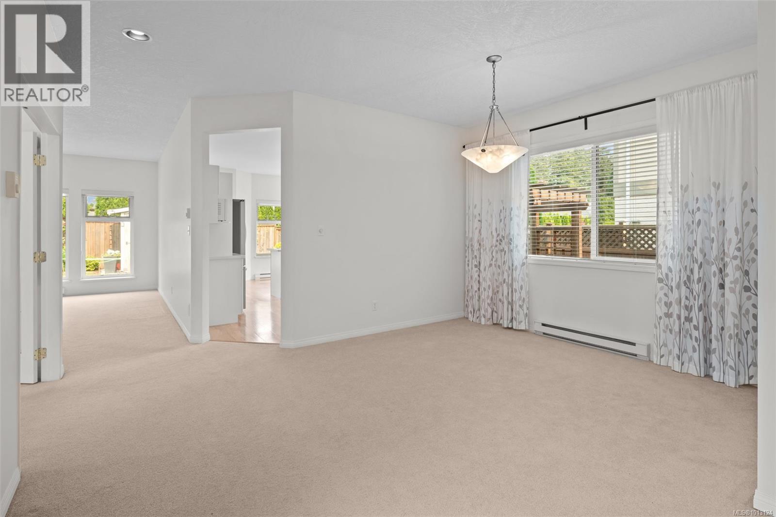 8012 Polo Park Cres, Central Saanich