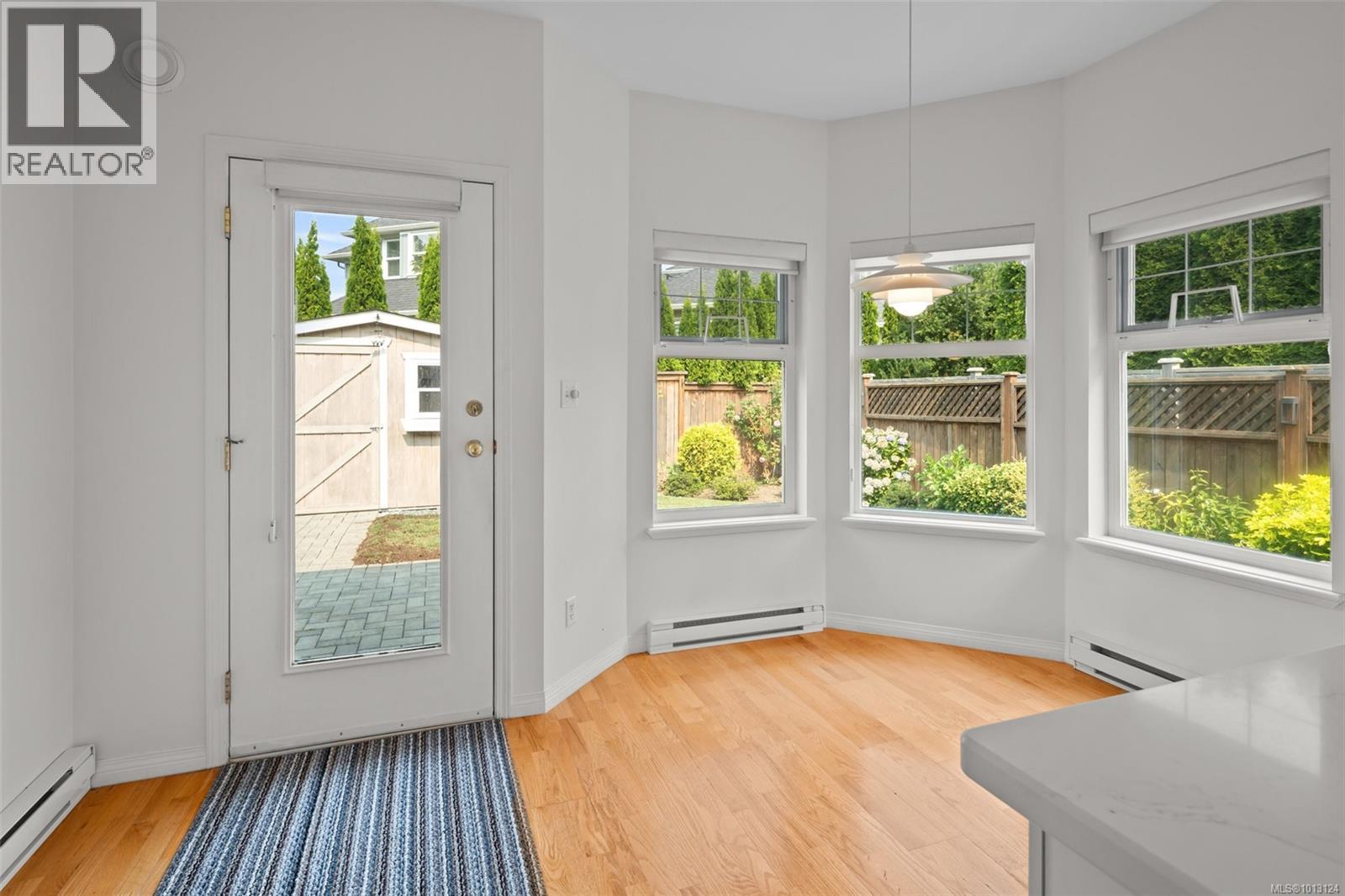 8012 Polo Park Cres, Central Saanich