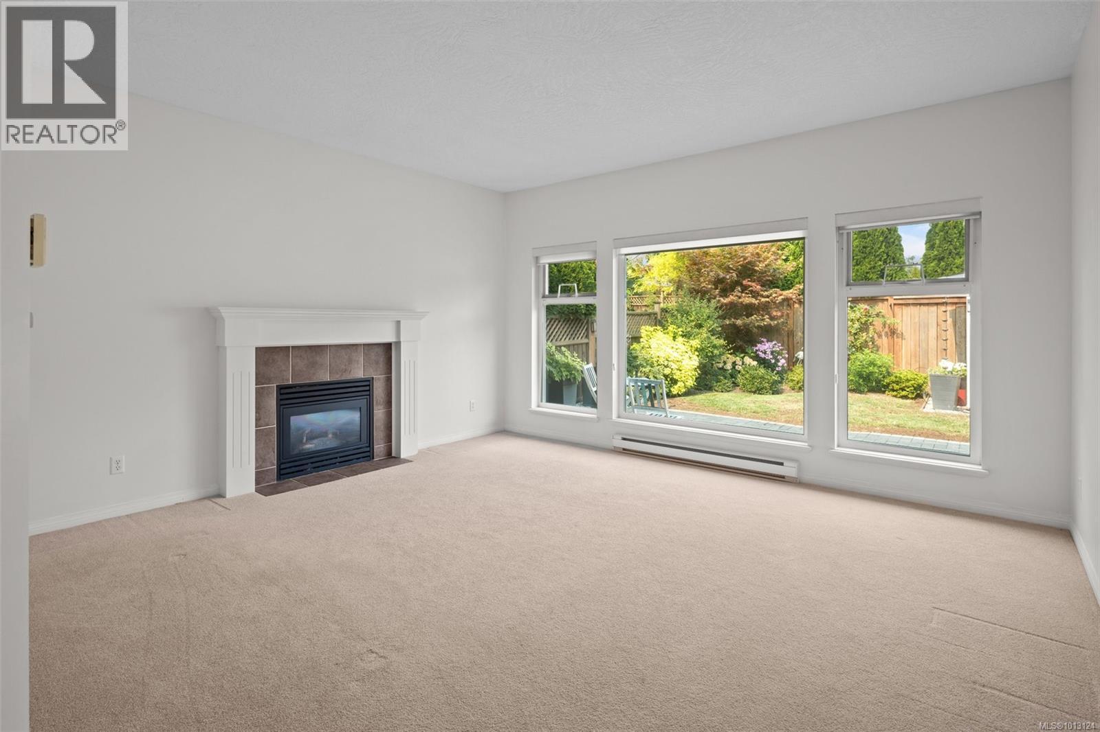8012 Polo Park Cres, Central Saanich