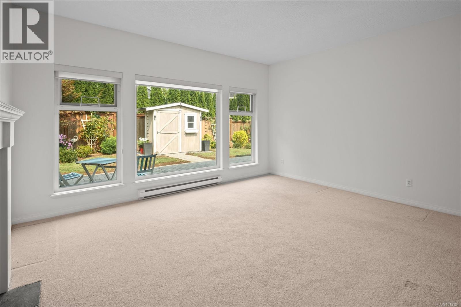 8012 Polo Park Cres, Central Saanich