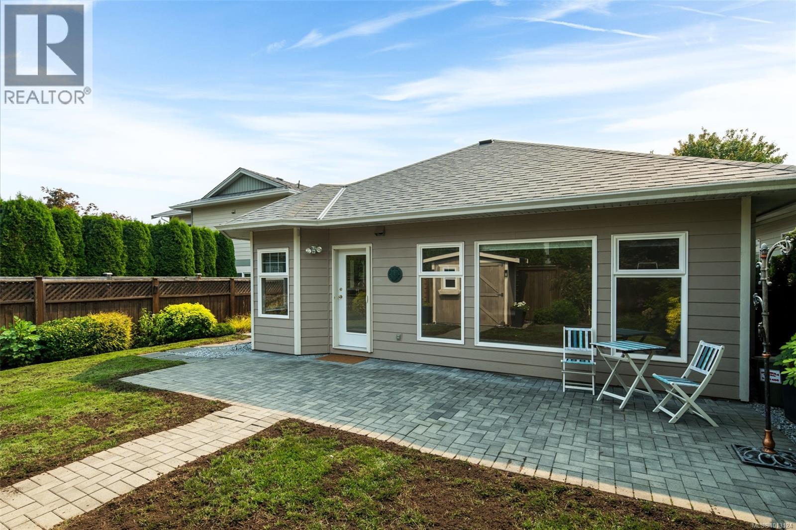 8012 Polo Park Cres, Central Saanich