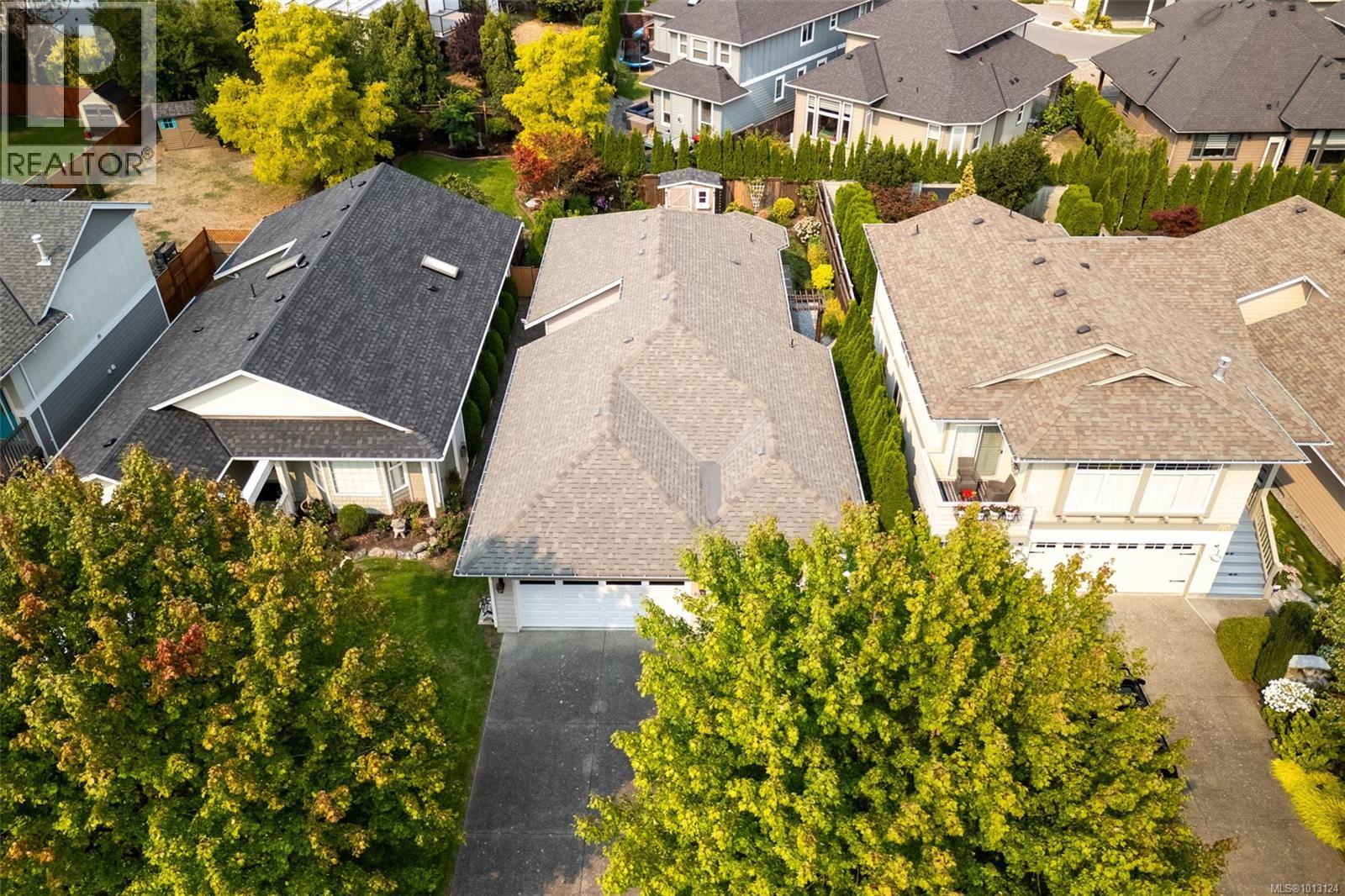 8012 Polo Park Cres, Central Saanich