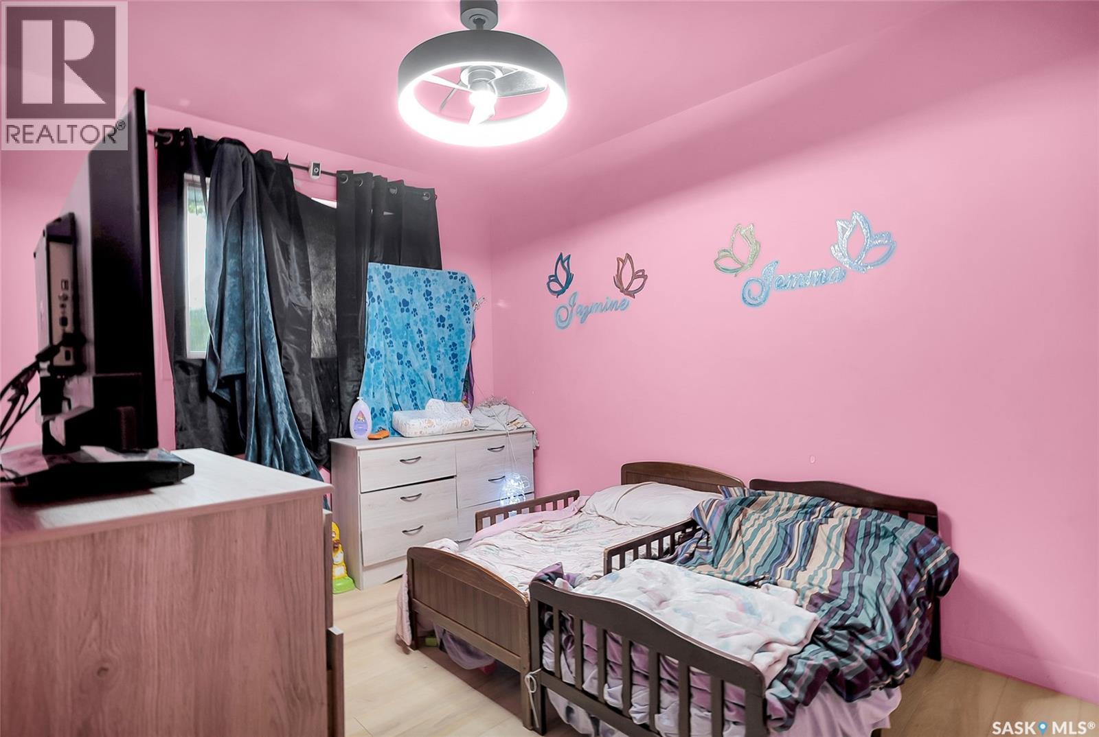 Single Family House Bi-level for Sale in  B AVENUE N Saskatoon 