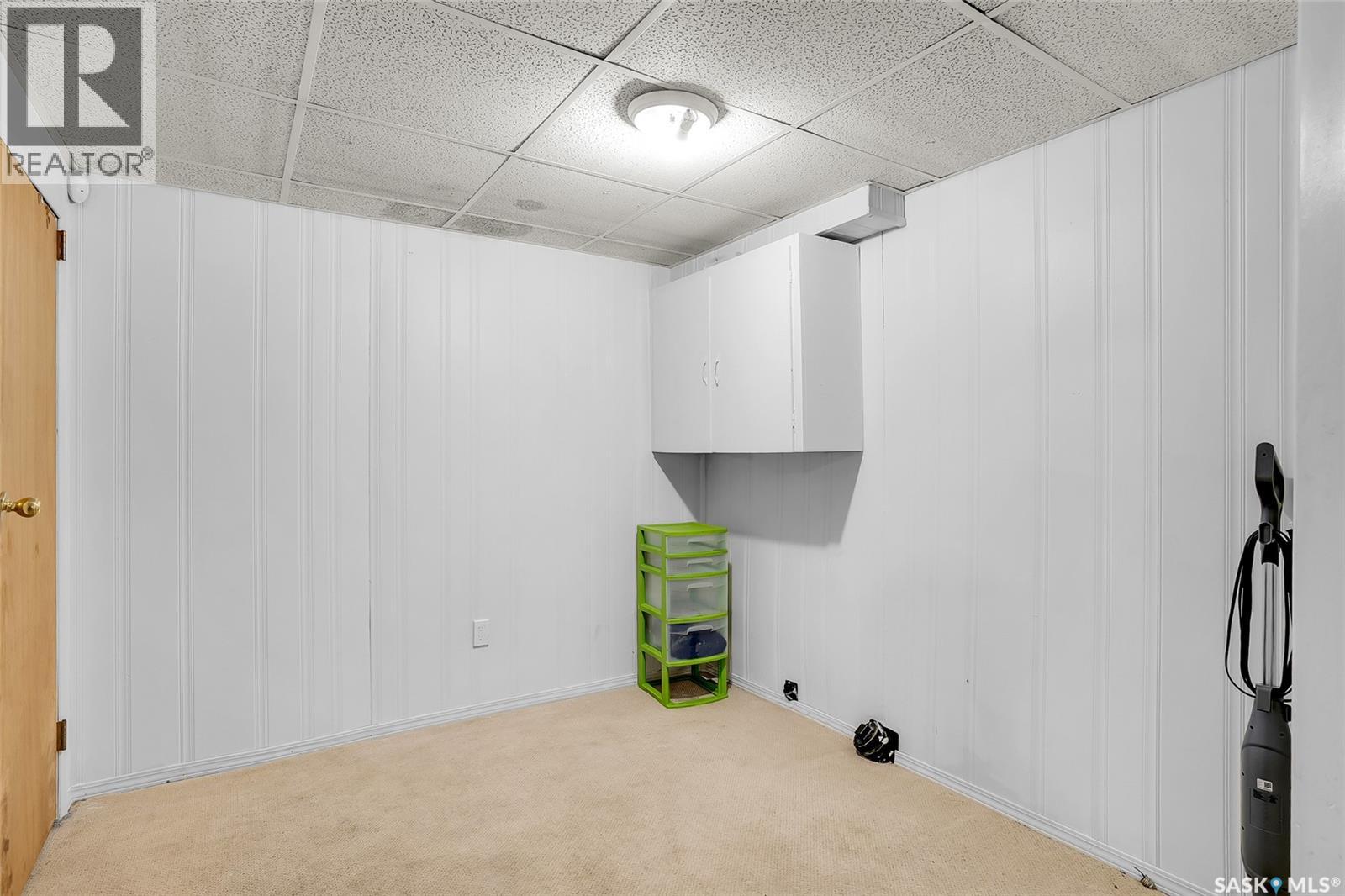 Single Family House Bi-level for Sale in  B AVENUE N Saskatoon 