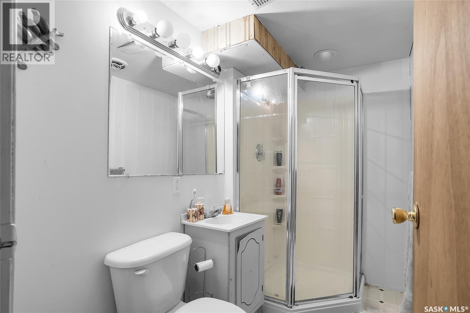 Single Family House Bi-level for Sale in  B AVENUE N Saskatoon 
