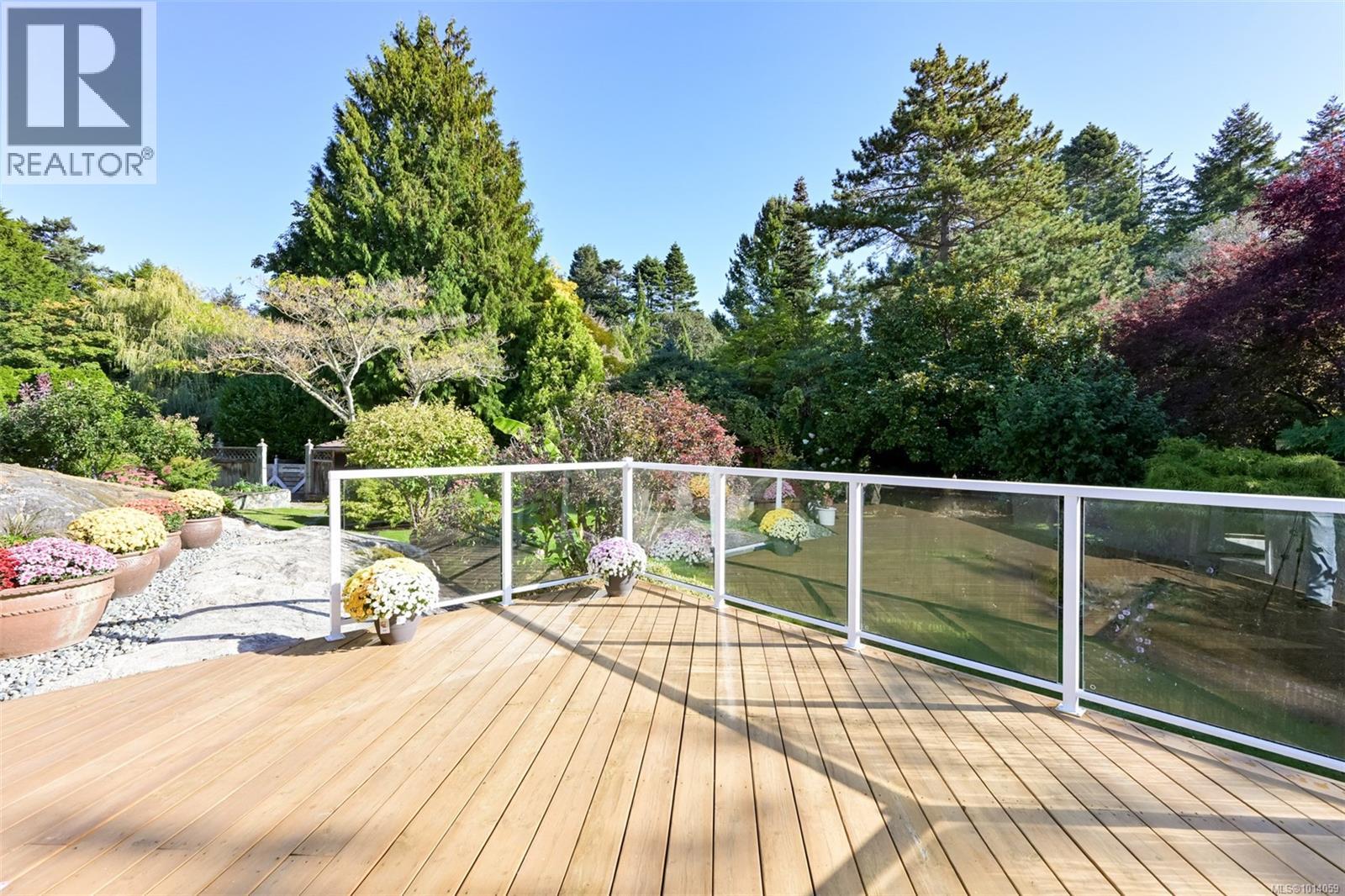  2886 Tudor Avenue, Saanich
