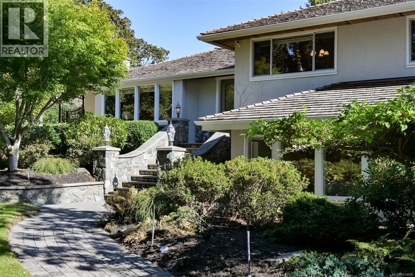  2886 Tudor Avenue, Saanich