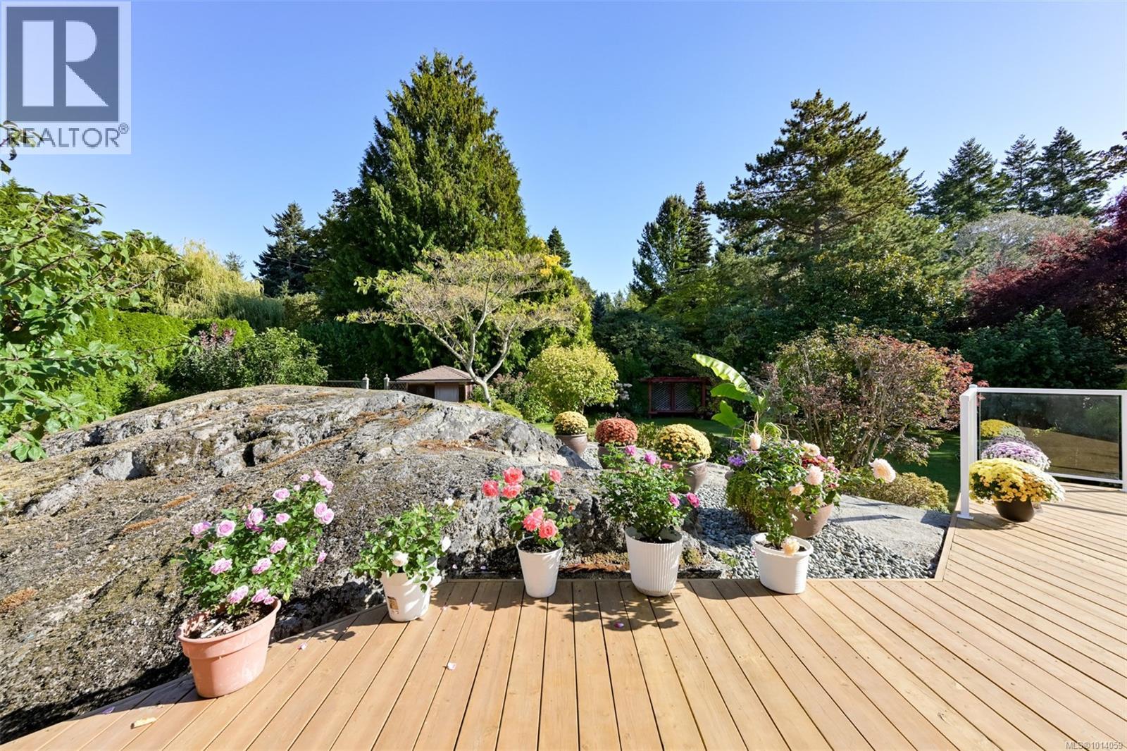  2886 Tudor Avenue, Saanich