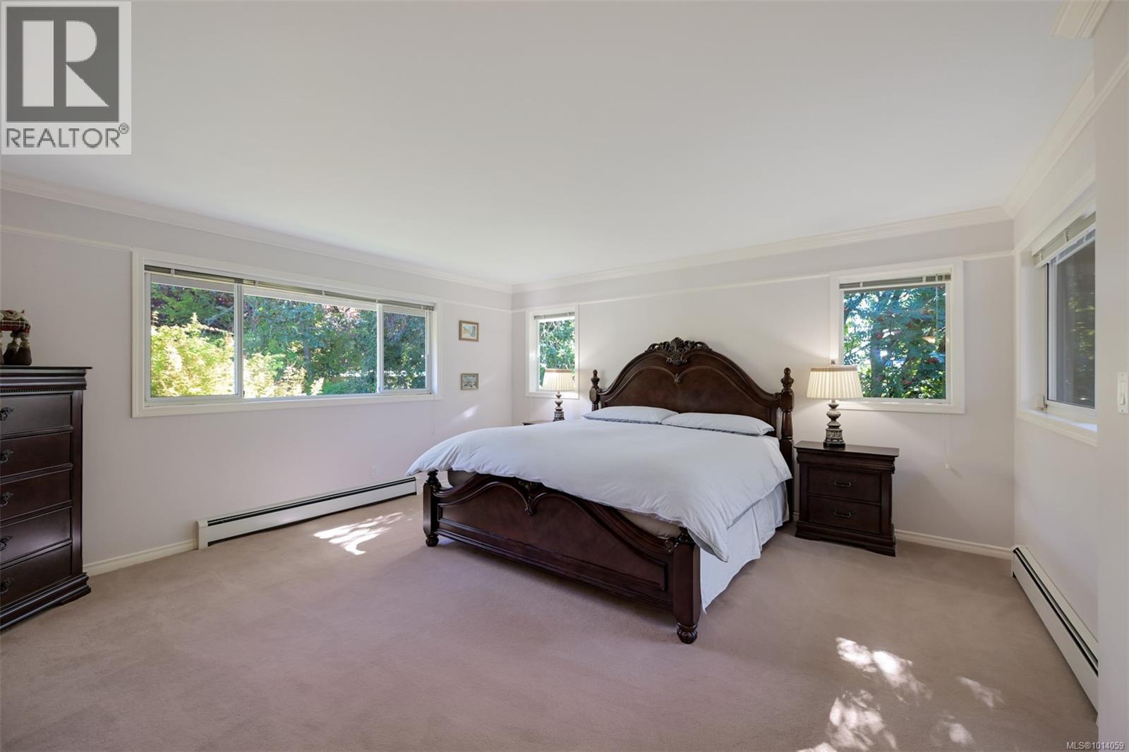  2886 Tudor Avenue, Saanich