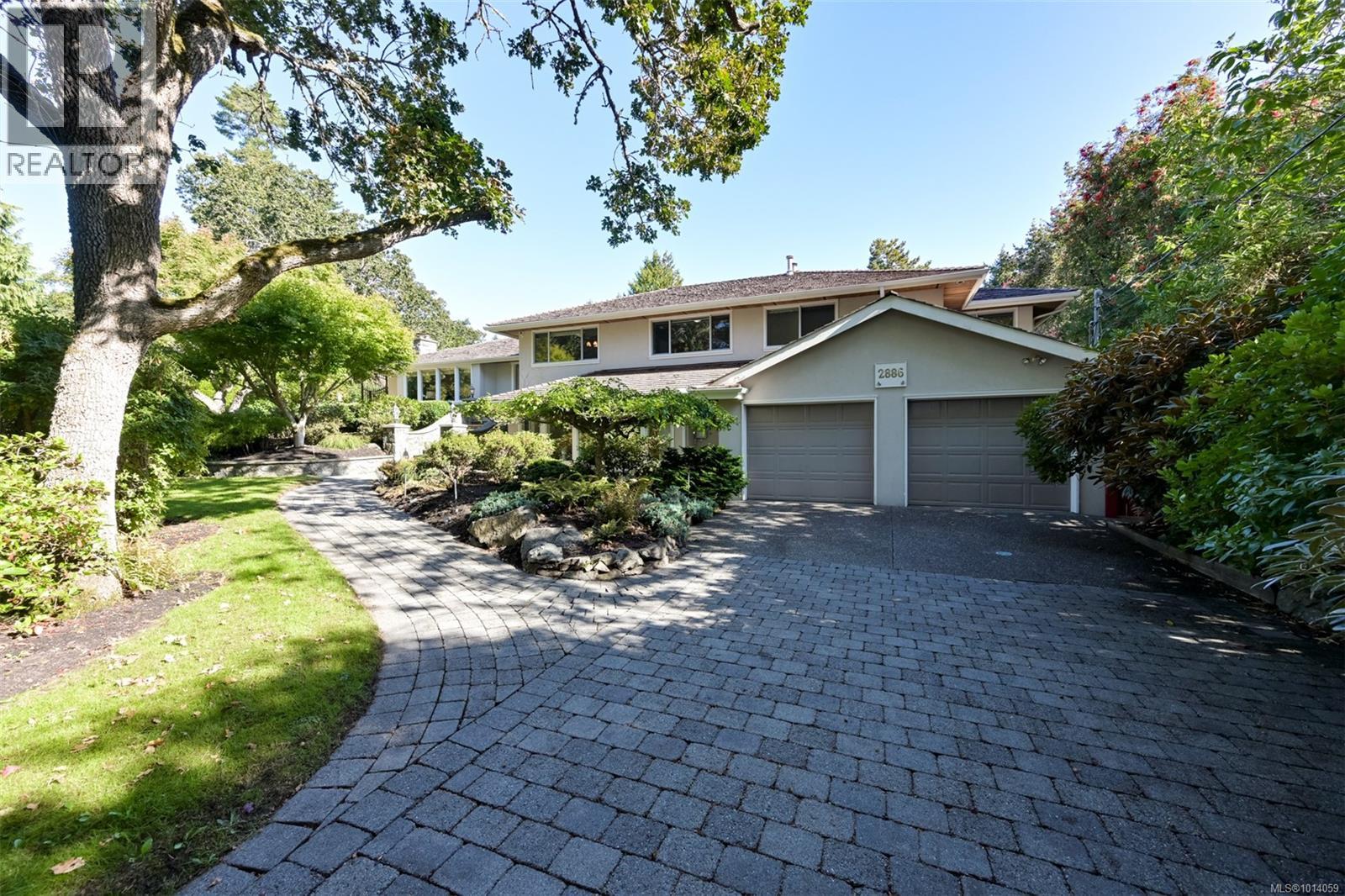  2886 Tudor Avenue, Saanich
