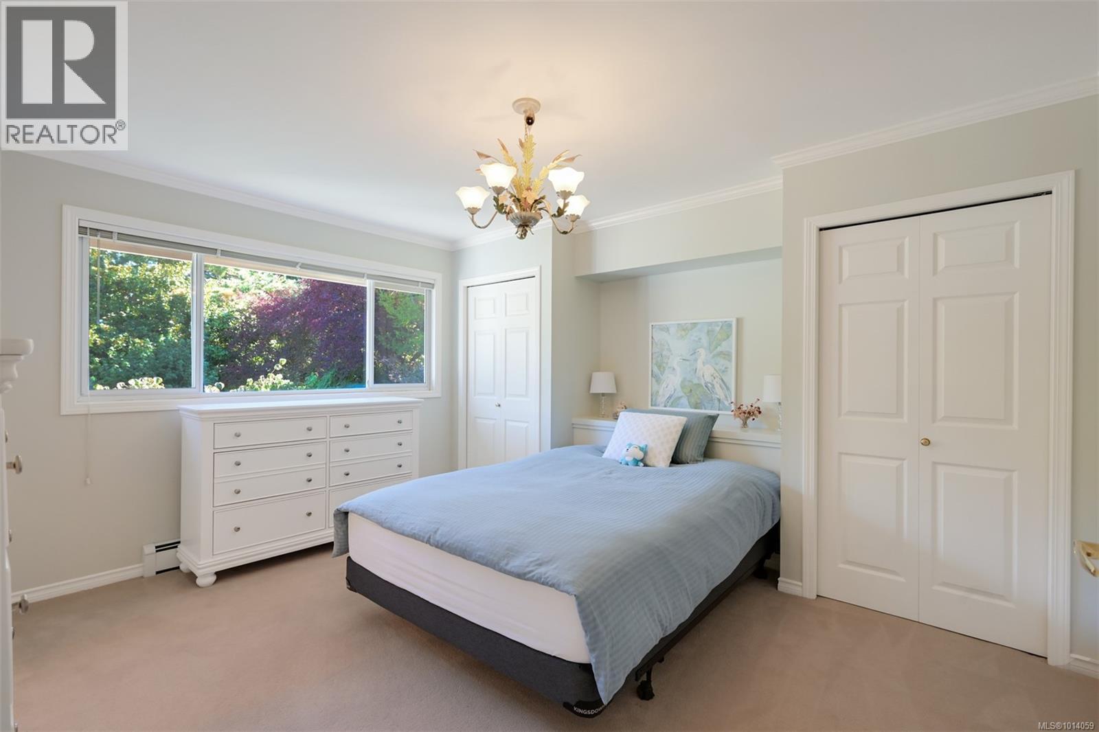  2886 Tudor Avenue, Saanich