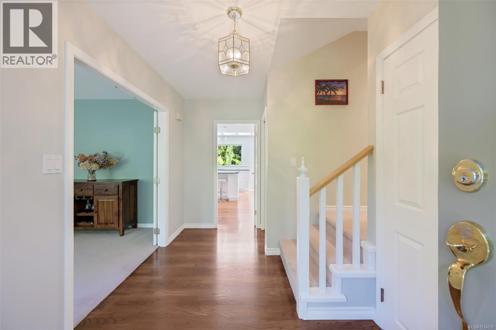  2886 Tudor Avenue, Saanich