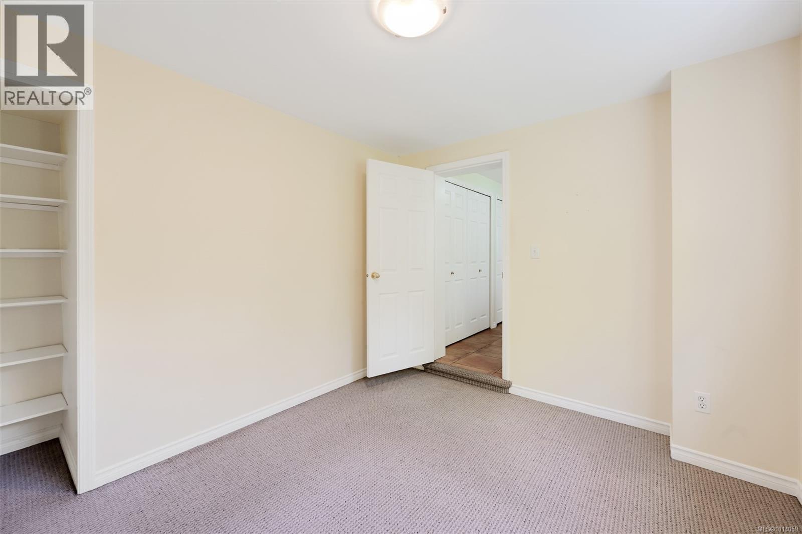  2886 Tudor Avenue, Saanich