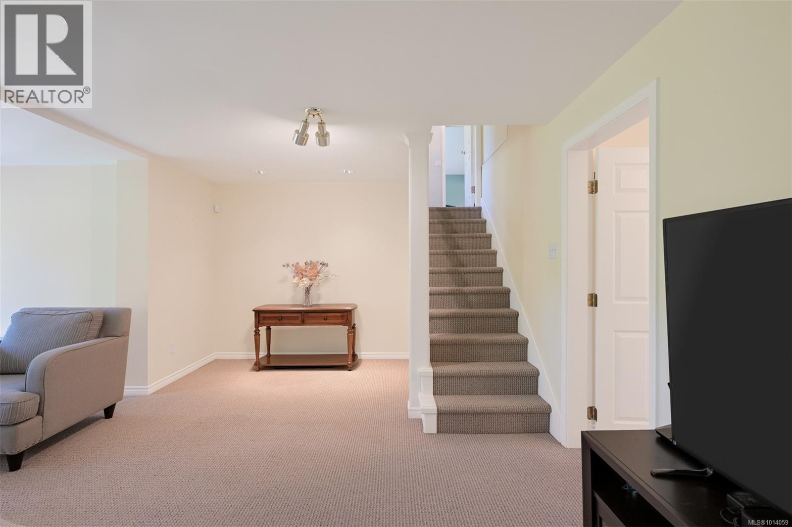  2886 Tudor Avenue, Saanich