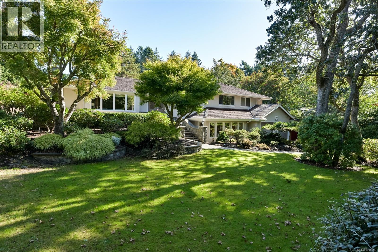  2886 Tudor Avenue, Saanich