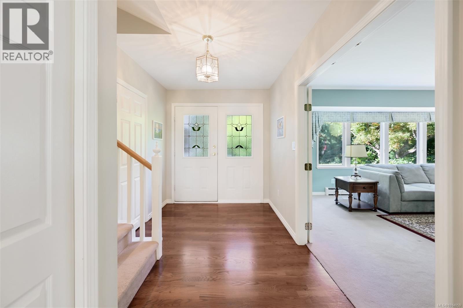  2886 Tudor Avenue, Saanich