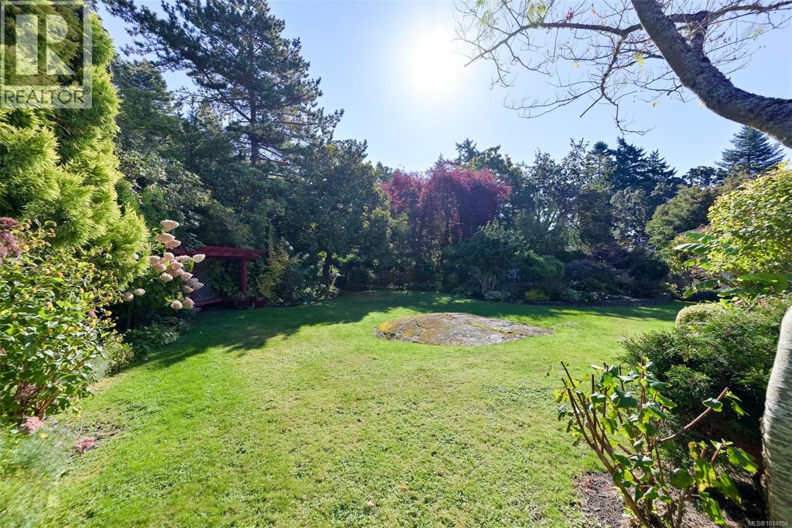 2886 Tudor Avenue, Saanich