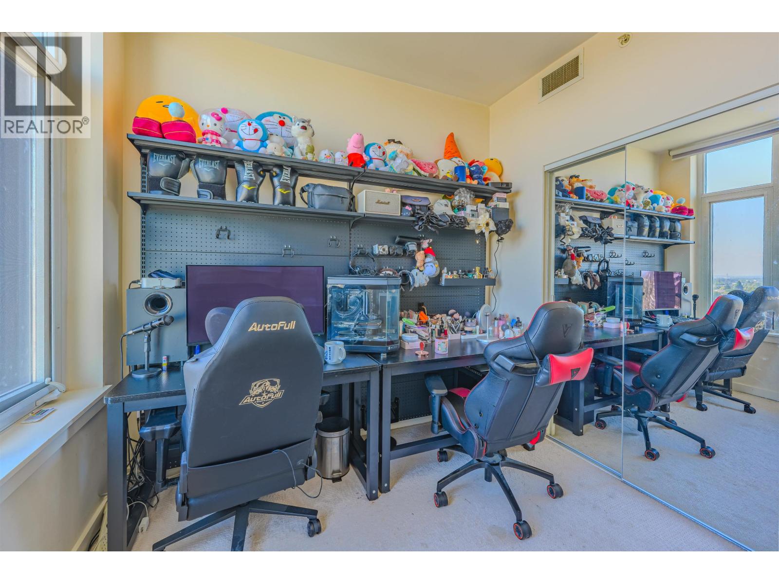 PH 1705 8677 CAPSTAN WAY, Richmond