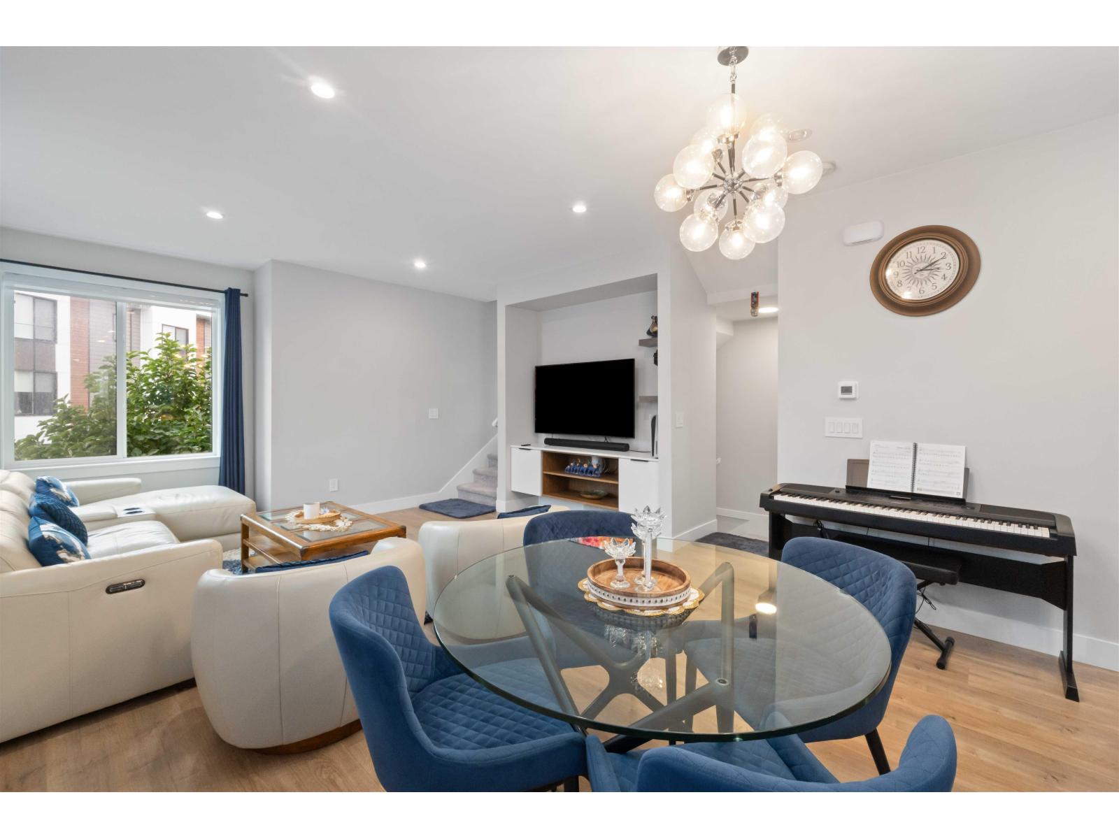 22 1639 162 STREET, Surrey