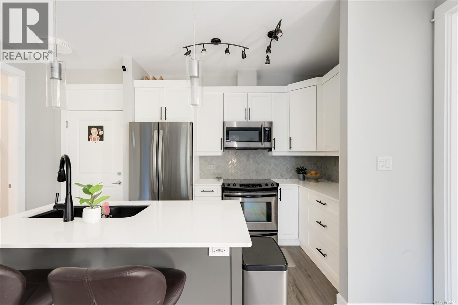 101 3210 Jacklin Road, Langford